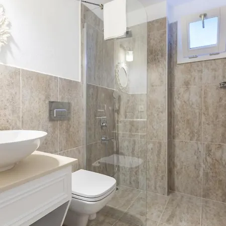 Melekaki Alaçatı 2*