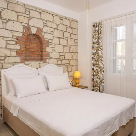 Melekaki Alaçatı 2*